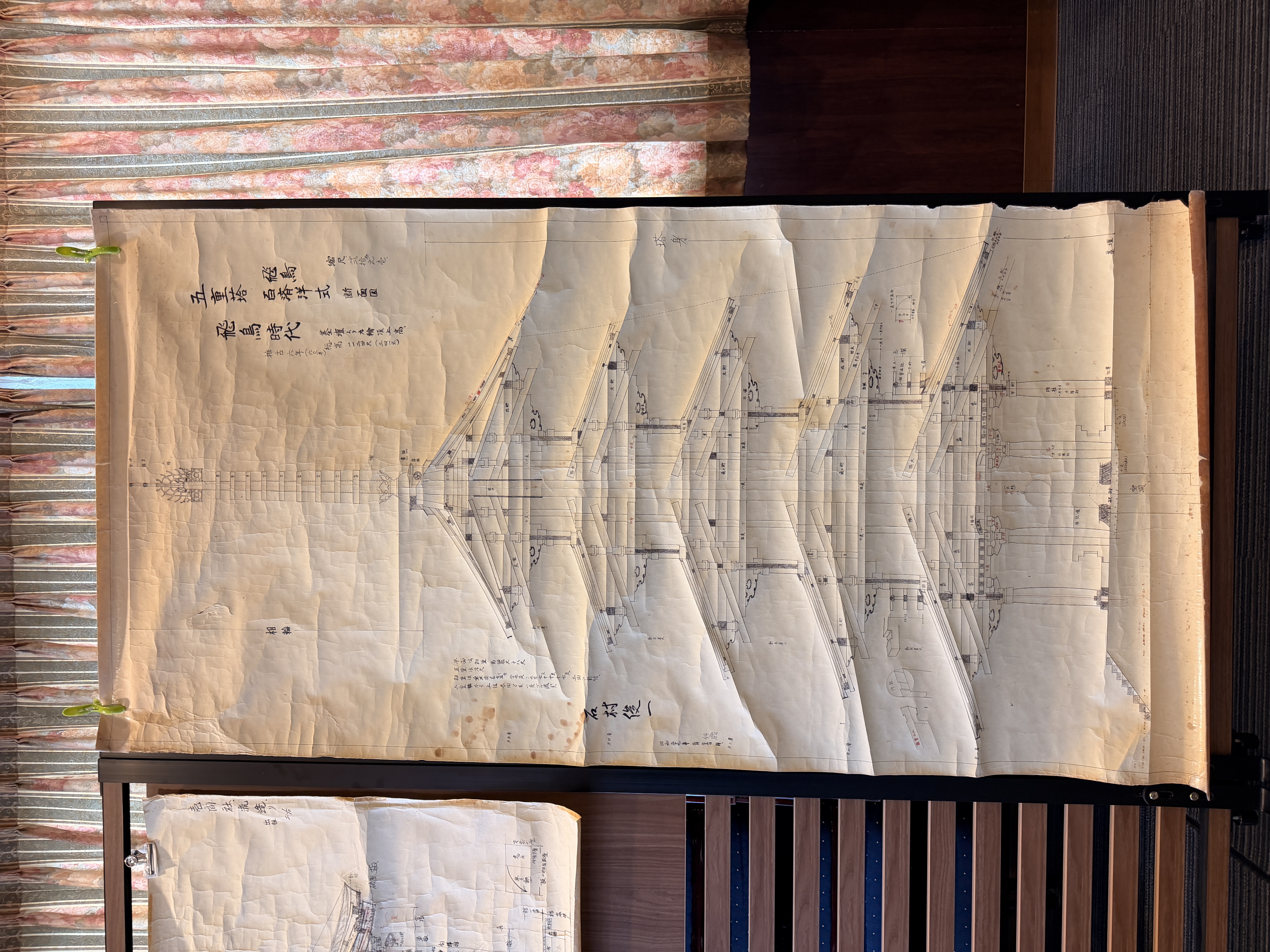 石村俊一による五重塔の手描き断面図。各層の構造と寸法の書き込みが見える